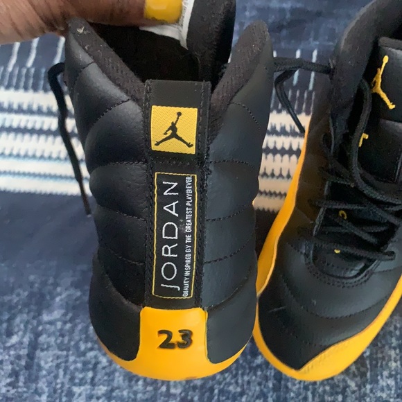 Black and gold Jordan - Picture 5 of 5